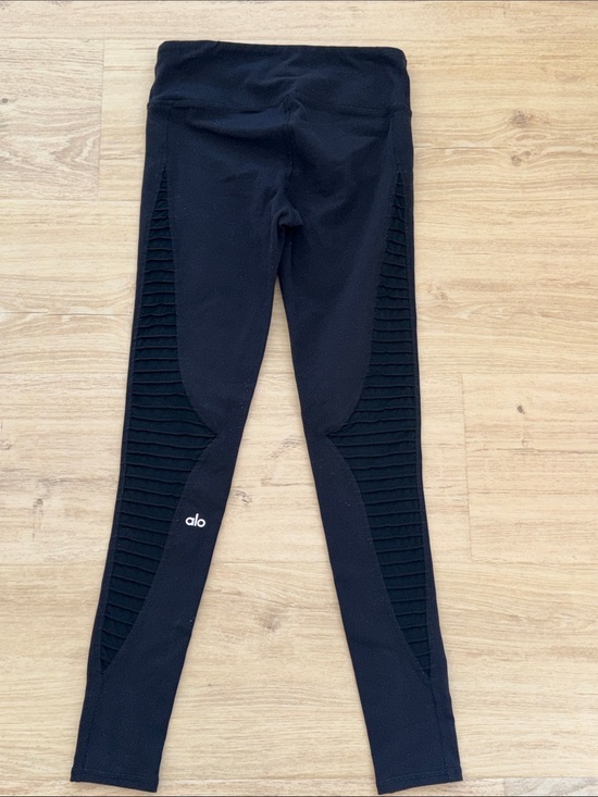 ALO Yoga Pants - ALO Yoga Black Ribbed-Moto Seamless Leggings size small